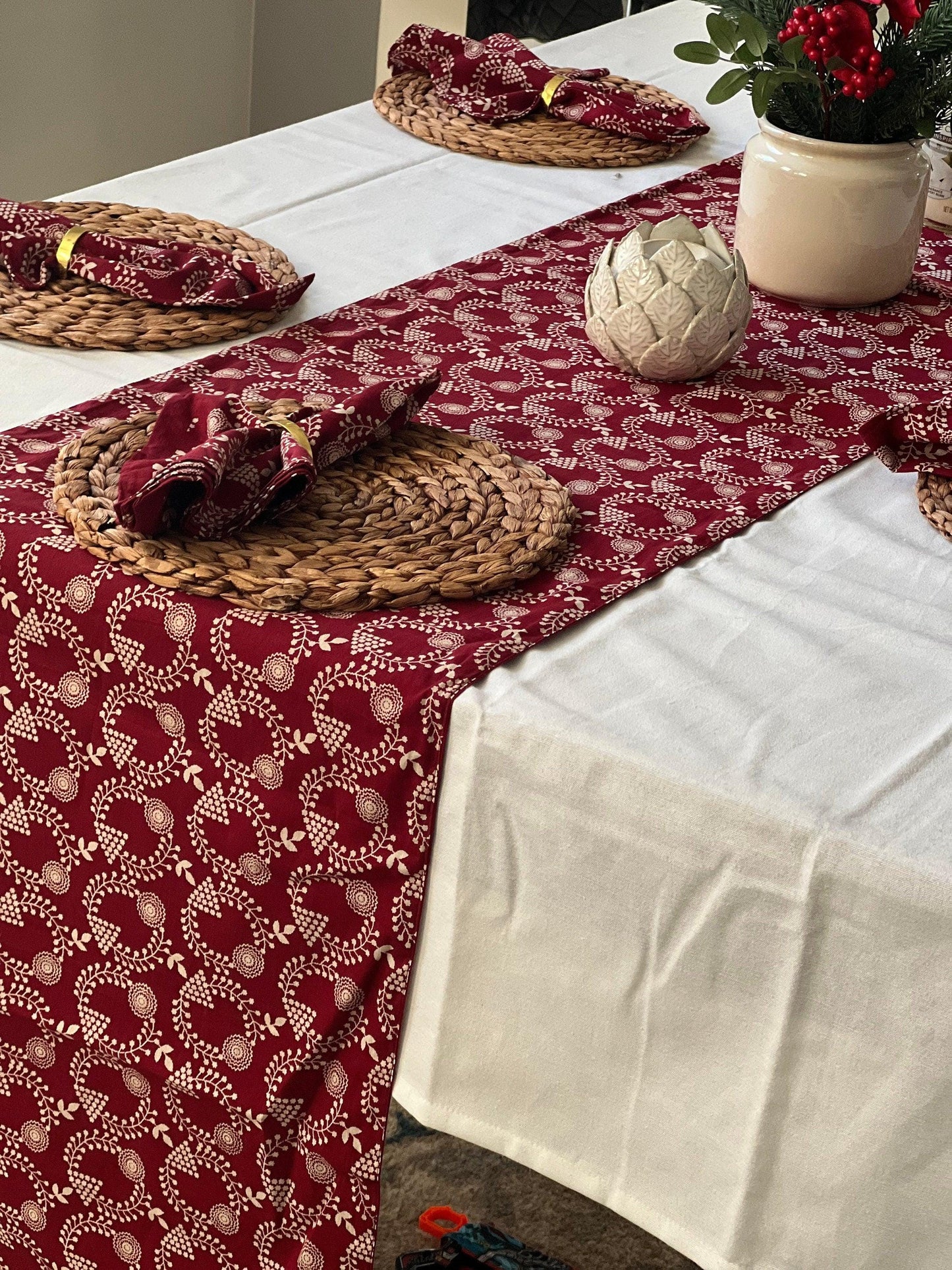 Red Wreath Print Table Runner with Napkins: Handprinted Cotton Table Linen