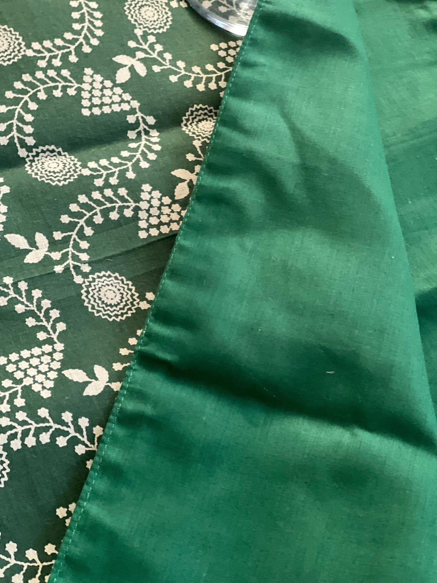 Green Cotton Wreath Table Runner, Christmas Holiday Decor