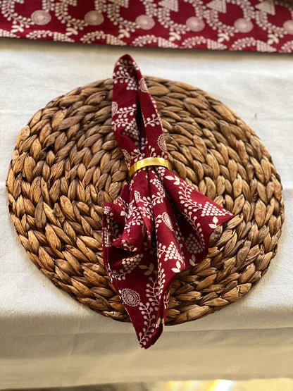 Red cotton wreath table runner, Christmas table scape