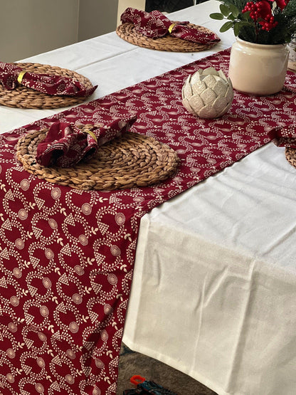 Red Wreath Print Table Runner with Napkins: Handprinted Cotton Table Linen