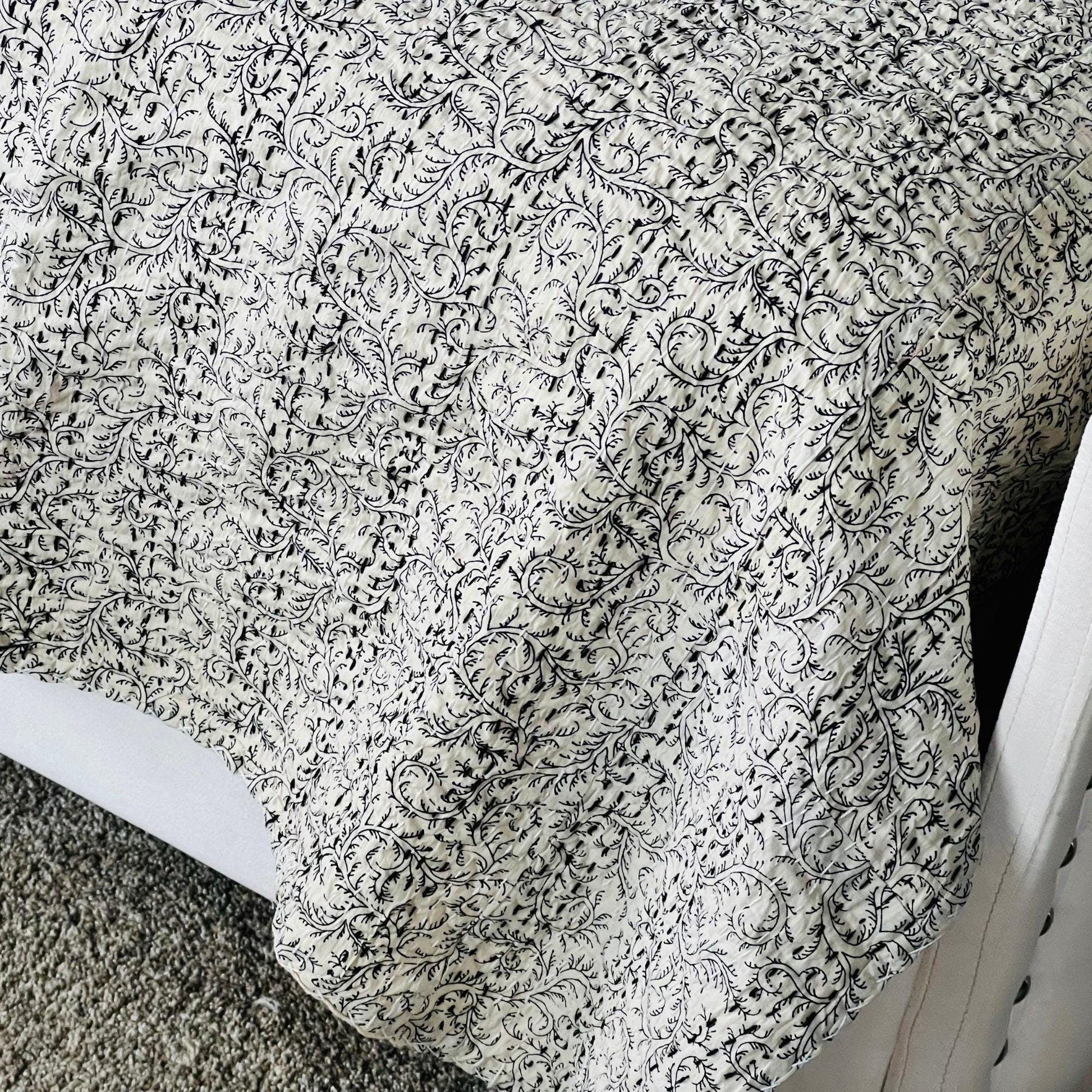 Elegant Beige Cotton Bedding Kantha Quilt, Indian Cotton Bedspread, Kantha Bedding