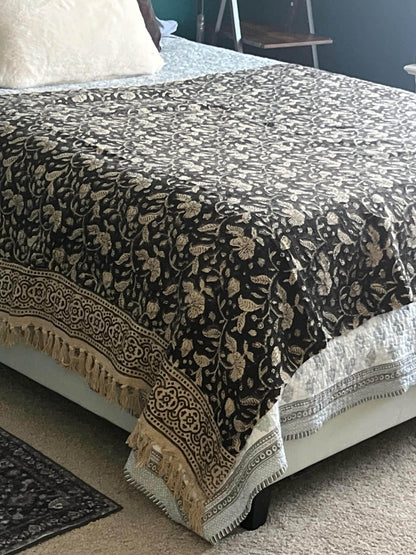 Handmade Cotton Throw Blanket Couch Cozy Boho Blanket with Tassels