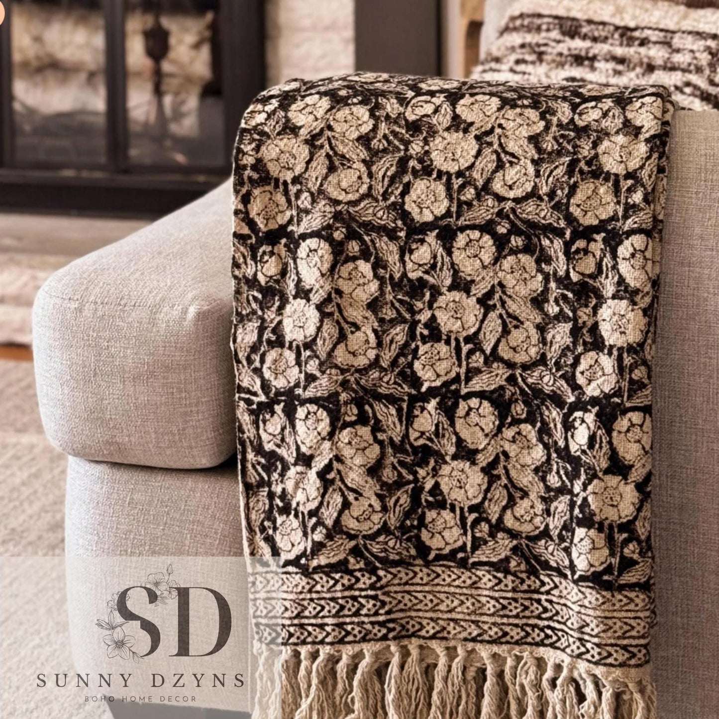 Handmade Boho Floral Throw Blanket: Soft Cotton Couch Cover with Tassels