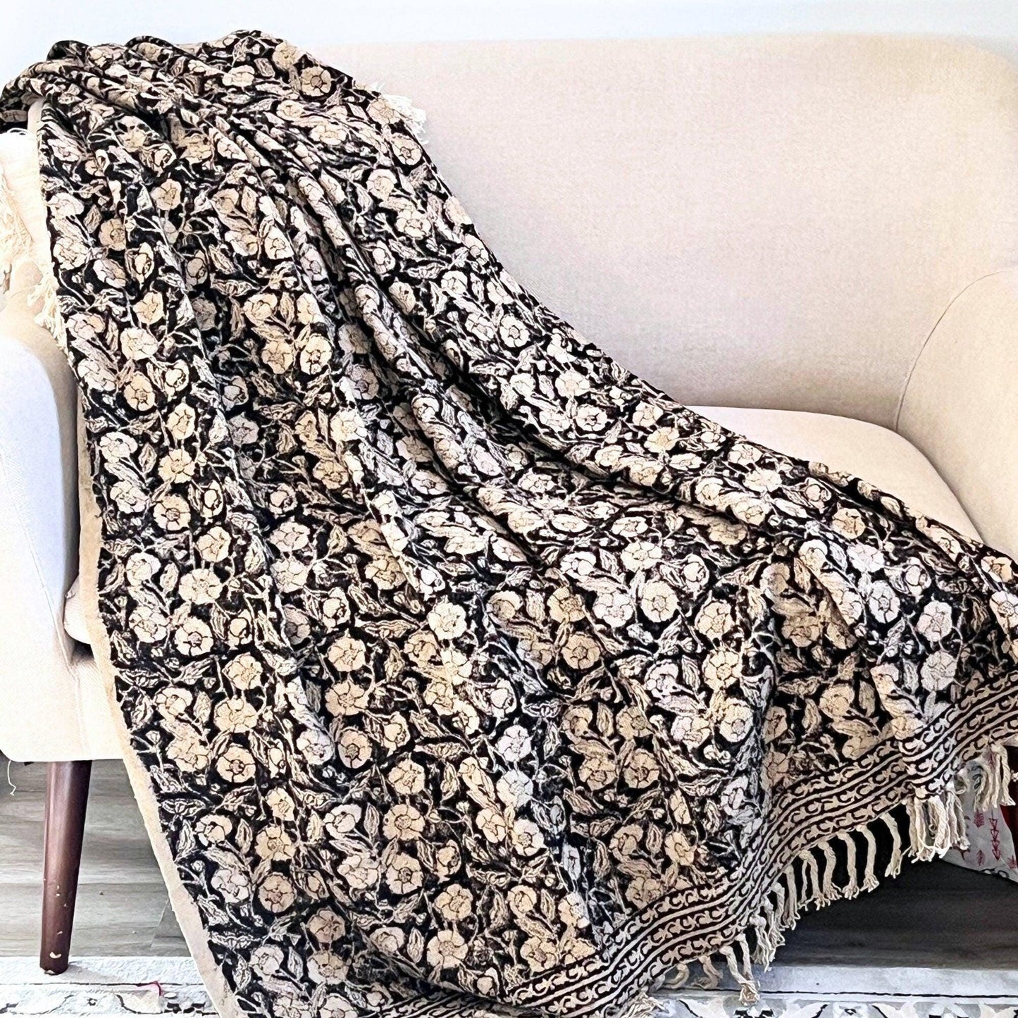 Handmade Boho Floral Throw Blanket: Soft Cotton Couch Cover with Tassels