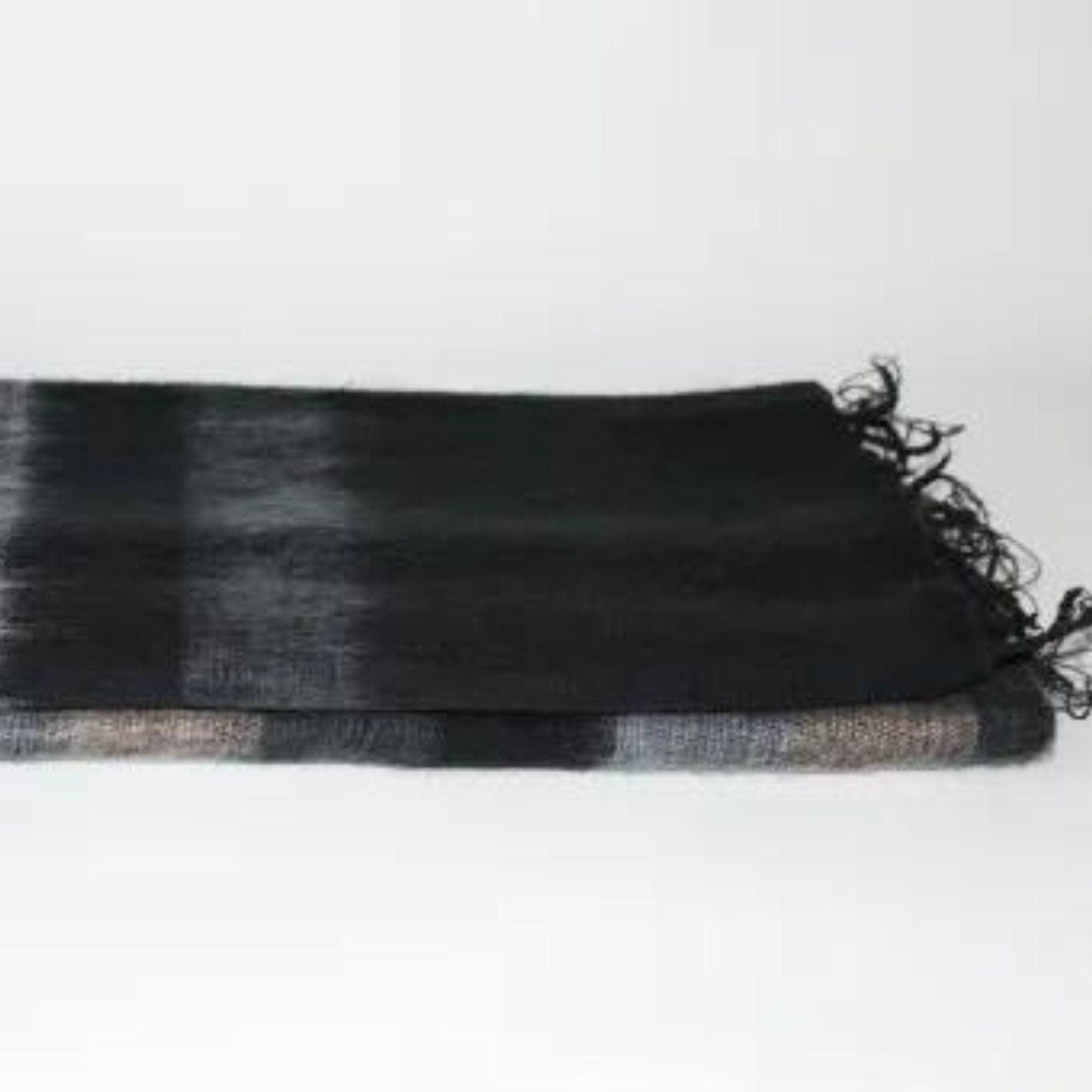 Handmade Himalayan Yak Wool Scarf: Black & Gray cozy ans warm Shawl