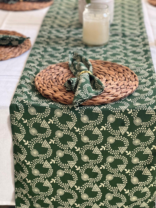 Green Cotton Wreath Table Runner, Christmas Holiday Decor