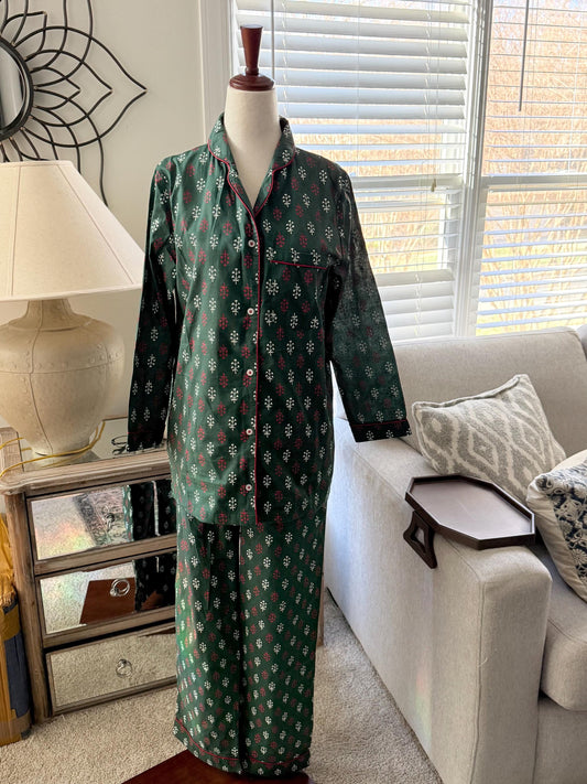 Christmas , Holiday Pj set Green Christmas Print Pajama, Cotton Floral Print Loungewear, Holiday PJ’s set for Women